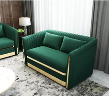 Load image into Gallery viewer, Classic green velvet